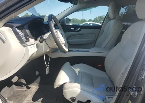 2021 Volvo Xc60 T5 Inscription from USA, damaged, VIN YV4102RL5M1831312